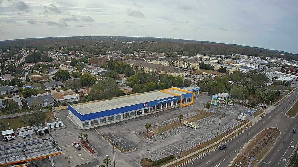 7006-7010 Ridge Rd, Port Richey, FL à louer - Photo de l’immeuble – Image 3 sur 4