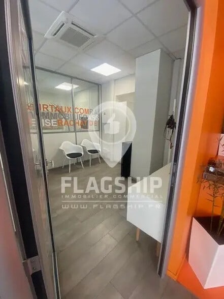 Local commercial dans Paris à louer - Photo intérieure – Image 3 sur 9