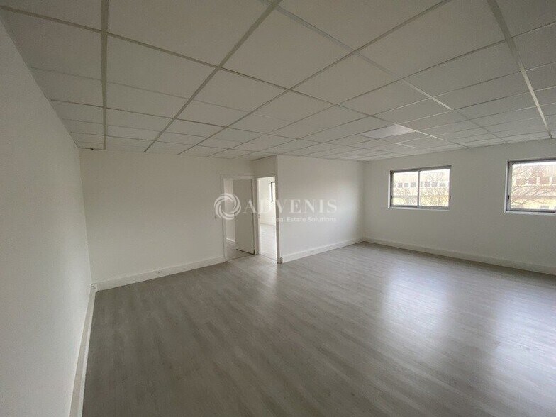 Bureau dans Trappes à vendre - Photo intérieure – Image 1 sur 8