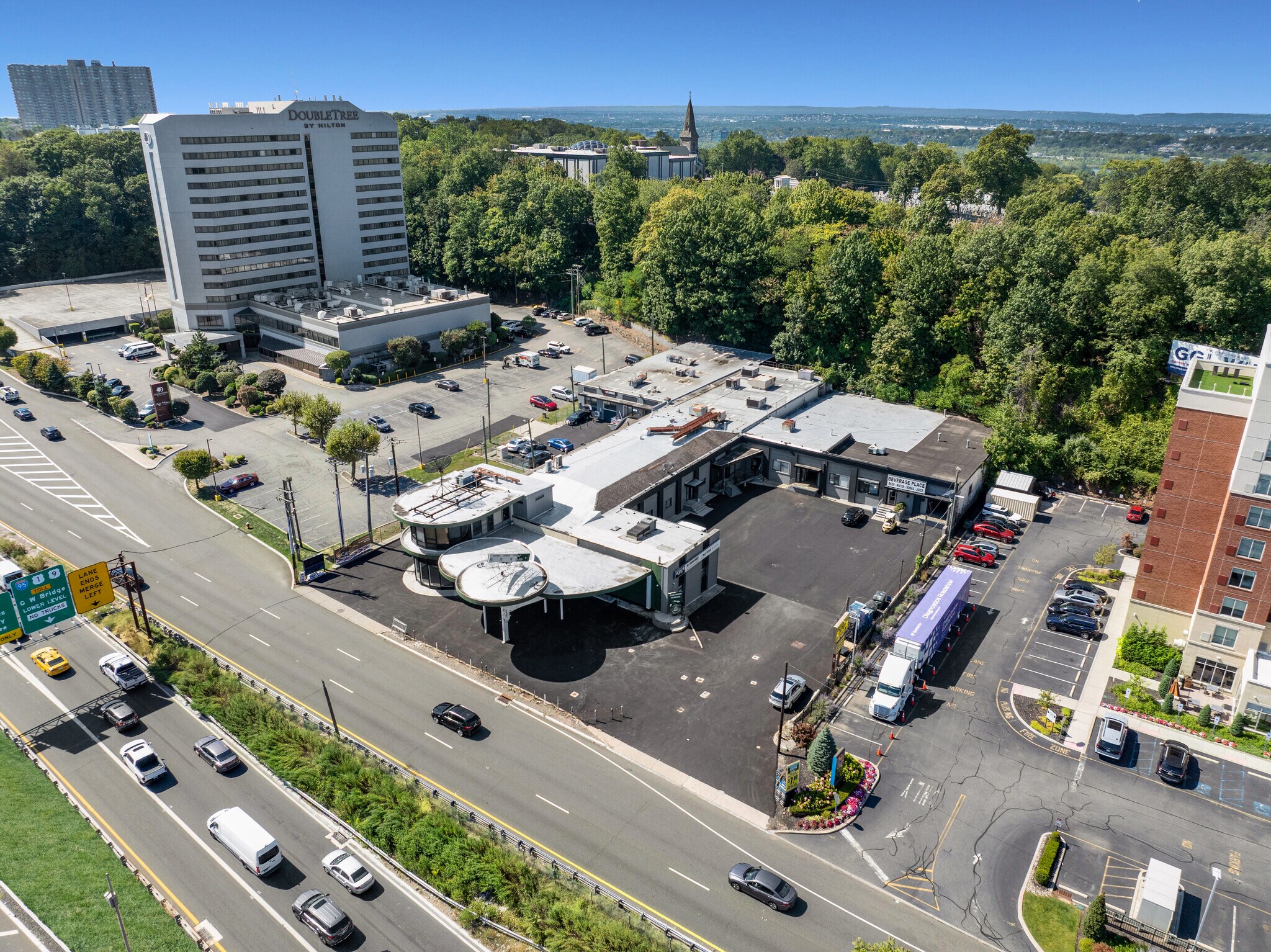 2143 Rt 4 E, Fort Lee, NJ à louer Photo de l’immeuble– Image 1 sur 6