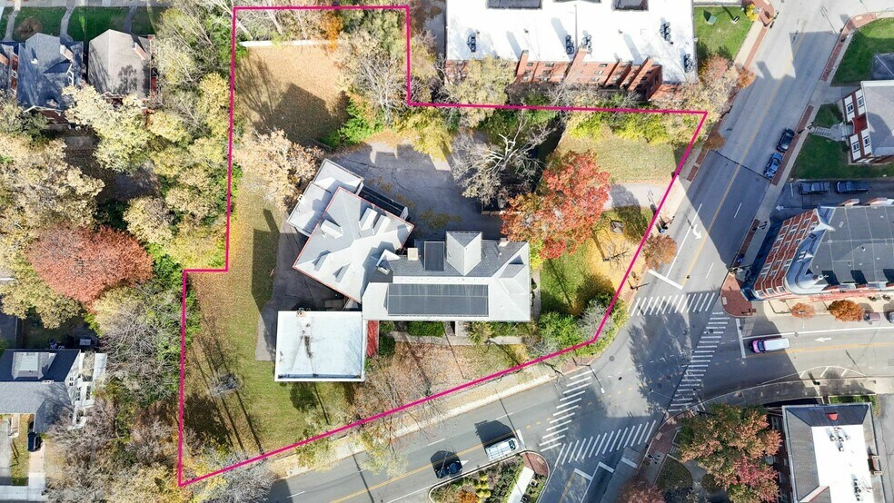 2605 Woodburn Ave, Cincinnati, OH à vendre - Photo de l’immeuble – Image 2 sur 17