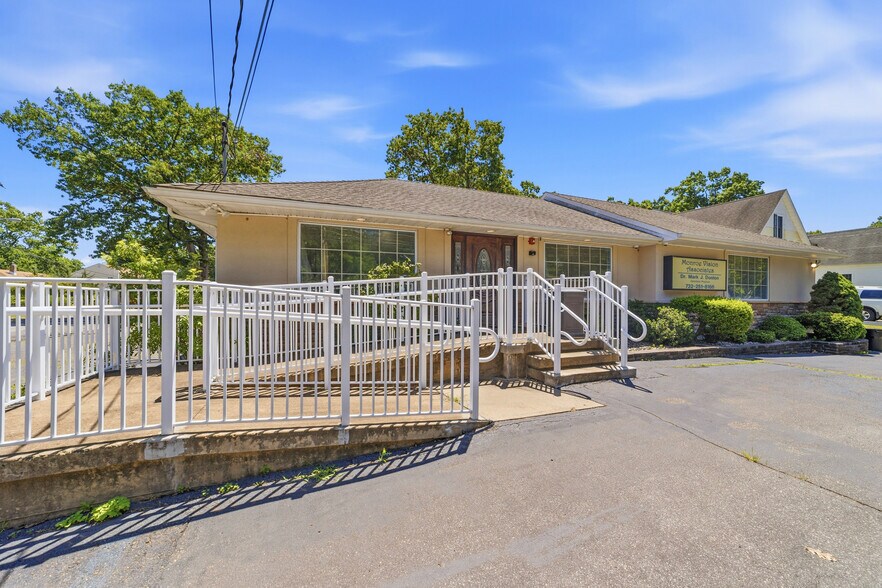 333 Spotswood Englishtown Rd, Monroe Township, NJ à vendre - Photo de l’immeuble – Image 3 sur 28