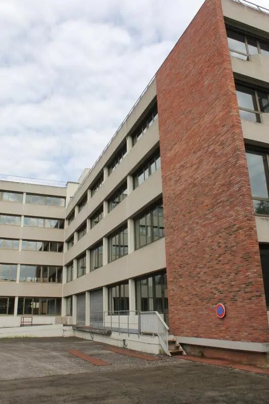 Bureau dans Montigny-le-Bretonneux à louer Photo de l’immeuble– Image 1 sur 6