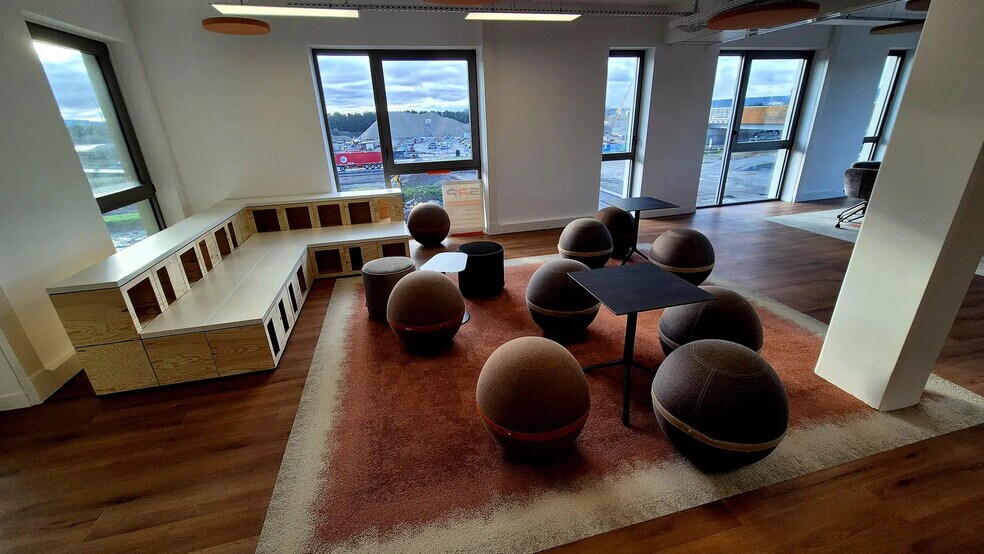 Bureau dans Rouen à louer - Photo de l’immeuble – Image 3 sur 4