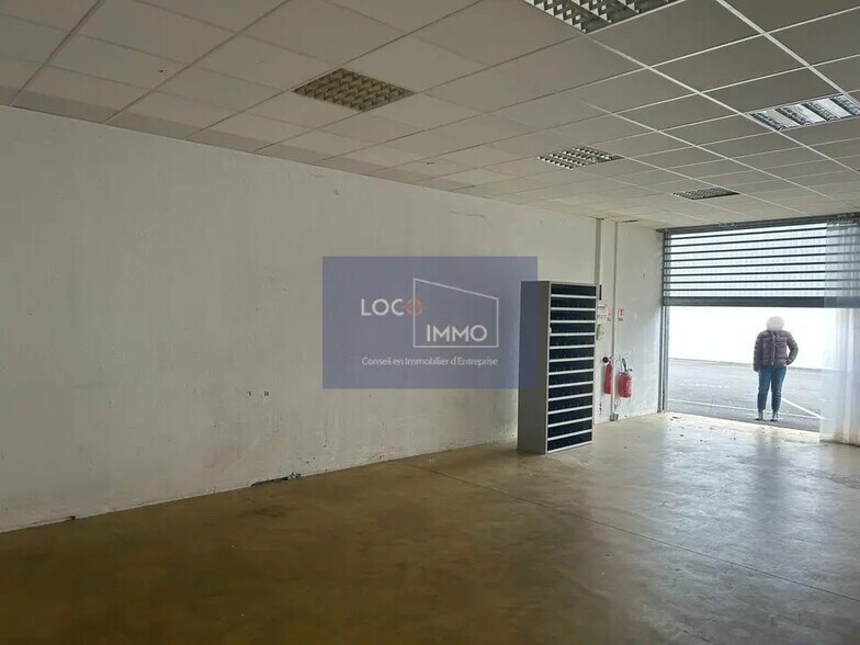 Local d’activités dans Bordeaux à louer - Photo de l’immeuble – Image 3 sur 8