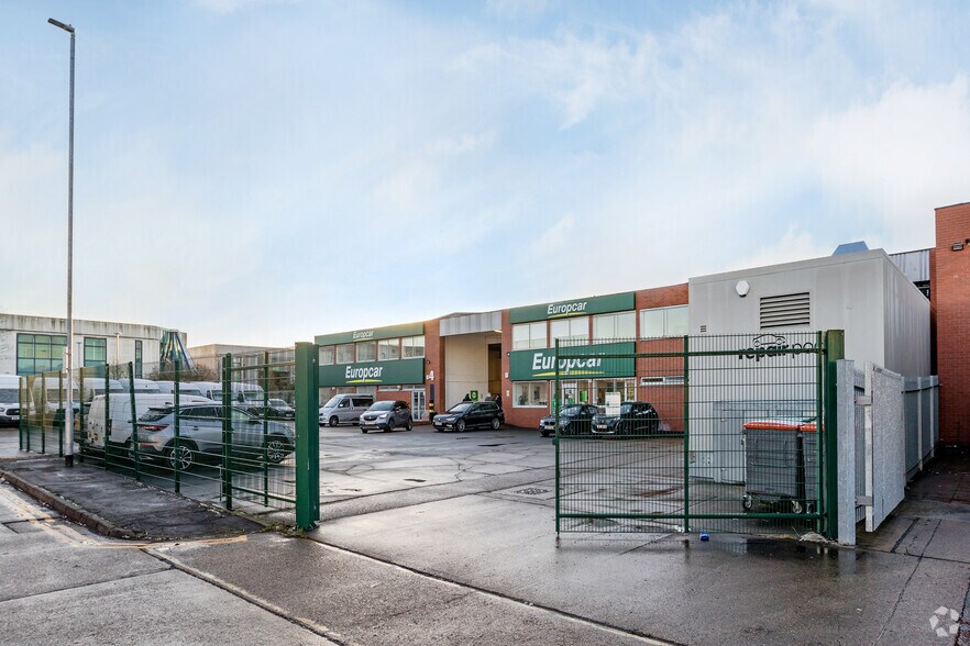 Skyport Industrial Estate, West Drayton à louer - Photo de l’immeuble – Image 3 sur 13