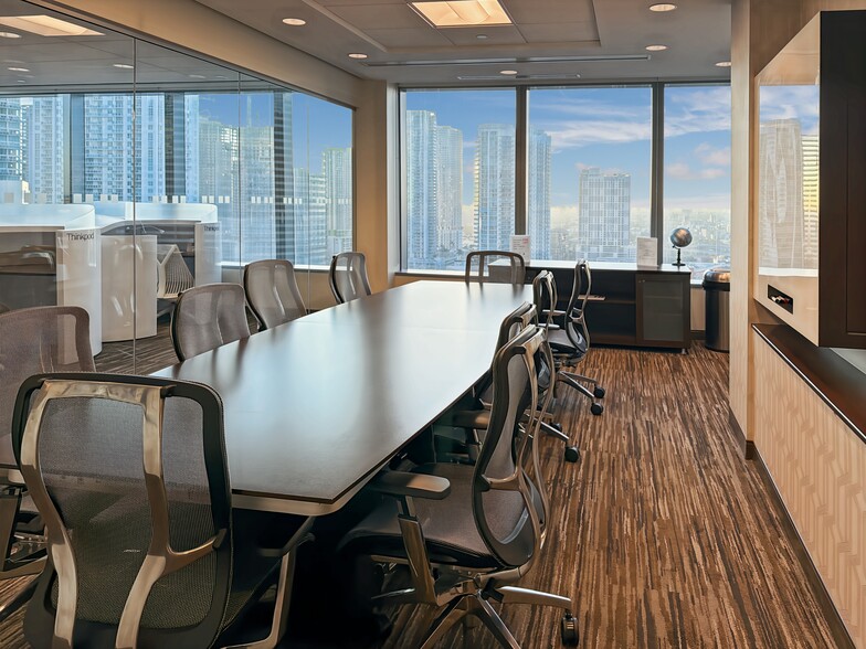 333 SE 2nd Ave, Miami, FL à louer - Photo intérieure – Image 2 sur 15