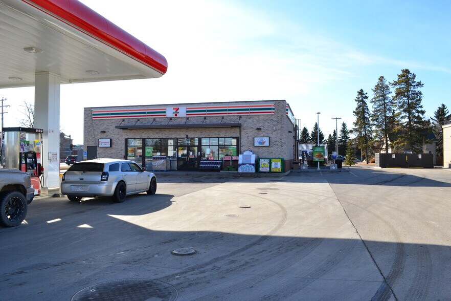4602 46 St, Olds, AB à louer - Photo de l’immeuble – Image 3 sur 6
