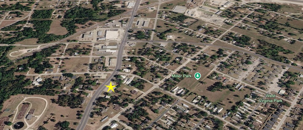 907 W Washington Ave, Navasota, TX à vendre - Photo de l’immeuble – Image 1 sur 3