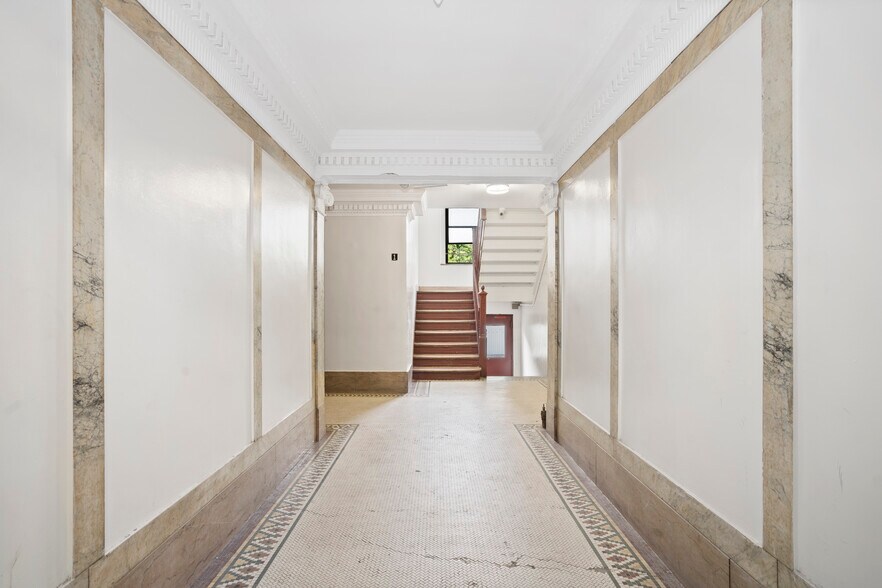 36-52 35th St, Long Island City, NY à vendre - Photo intérieure – Image 3 sur 11