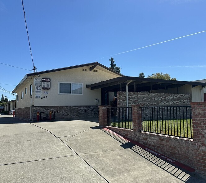283 Cherry Way, Hayward, CA à vendre - Photo principale – Image 1 sur 19