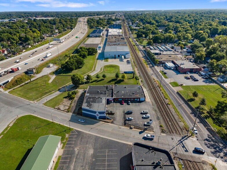 1417 Commerce Ave, Indianapolis, IN à louer - Photo de l’immeuble – Image 2 sur 15