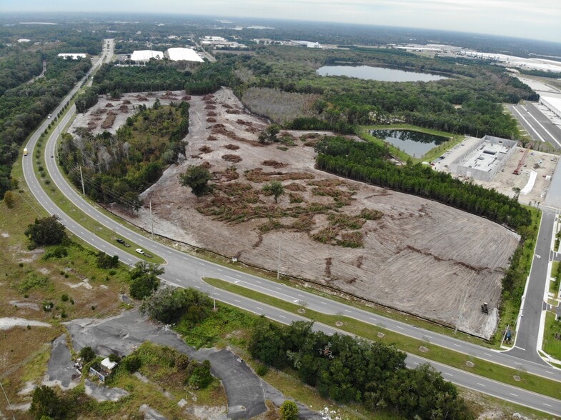 9250 Drummond Creek Dr, Jacksonville, FL à louer - Photo de l’immeuble – Image 3 sur 12