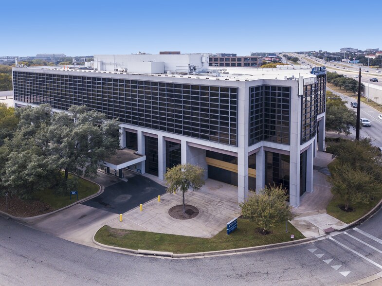 11149 Research Blvd, Austin, TX à louer - Photo de l’immeuble – Image 1 sur 15