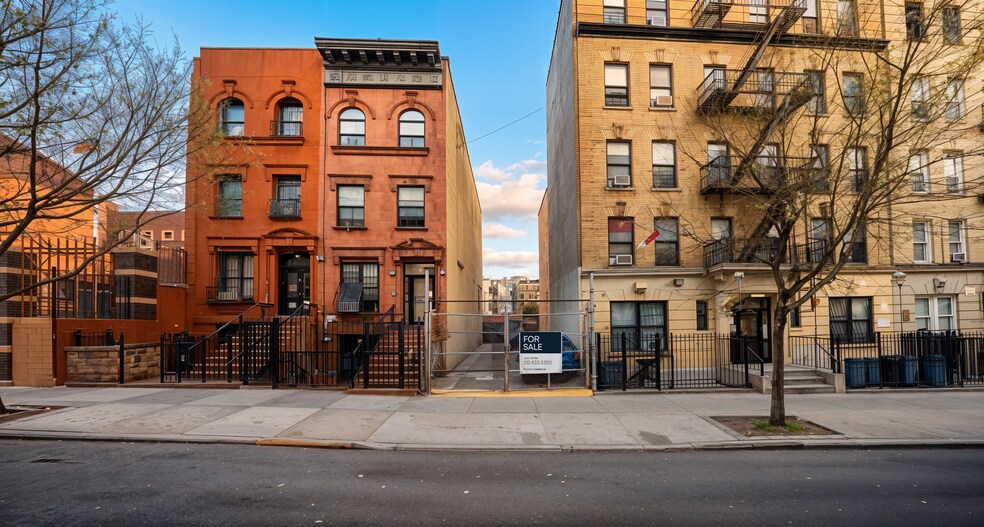 548 W 160th St, New York, NY à vendre - Photo de l’immeuble – Image 2 sur 5