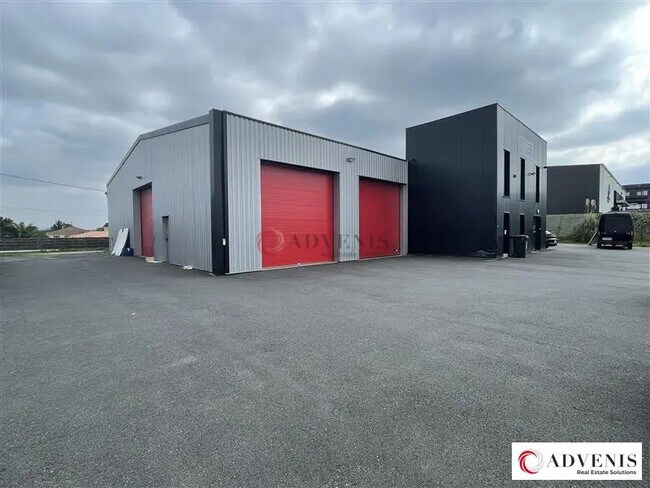 Plus de détails pour Local d’activités à vendre