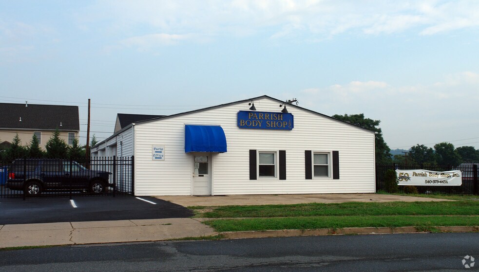 309 Wallace St, Fredericksburg, VA à vendre - Photo de l’immeuble – Image 2 sur 2