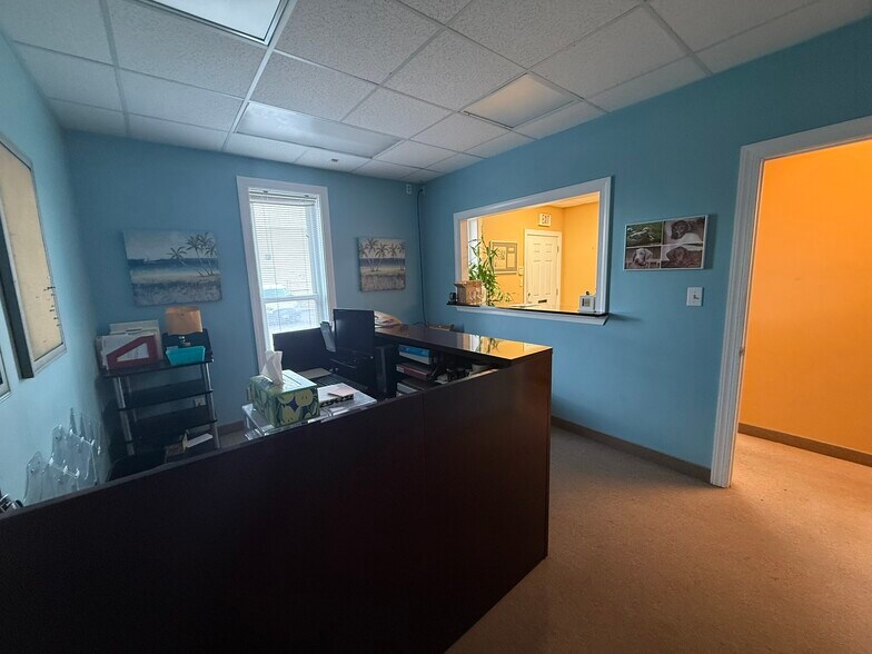 5305 Cleveland St, Virginia Beach, VA à louer - Photo de l’immeuble – Image 3 sur 4