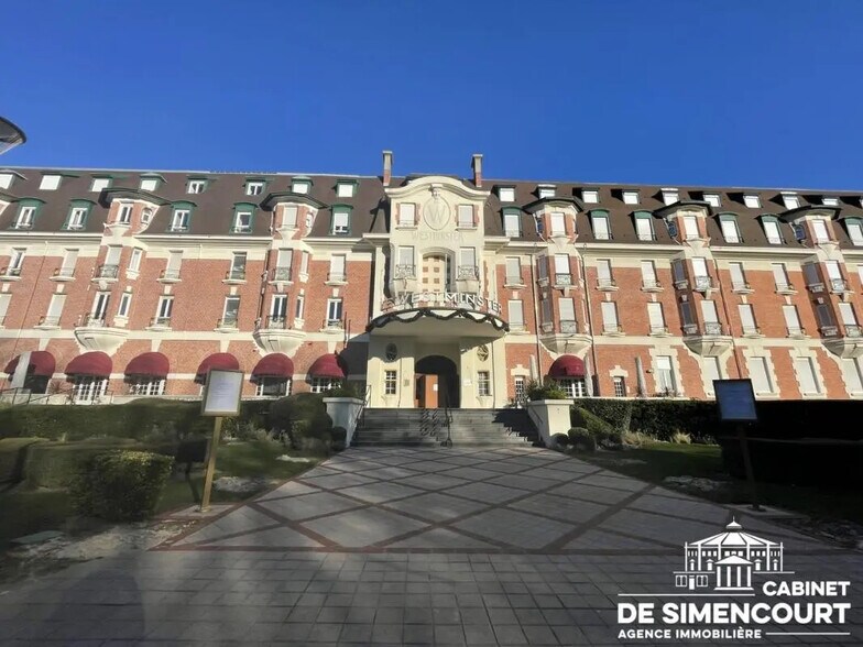 Local commercial dans Le Touquet-Paris-Plage à louer - Photo de l’immeuble – Image 1 sur 1