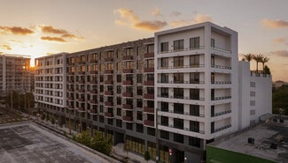 Plus de détails pour 45 NE 27th St, Miami, FL - Local commercial à louer