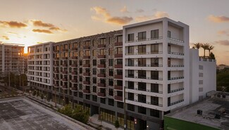 Plus de détails pour 45 NE 27th St, Miami, FL - Local commercial à louer