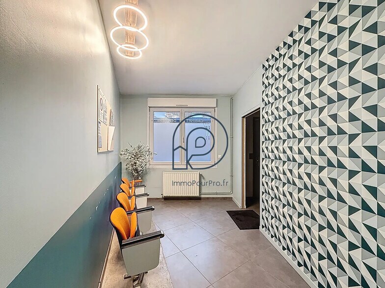 Bureau dans Lambersart à vendre - Hall d’entrée – Image 3 sur 10