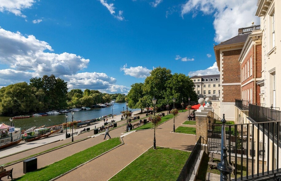 4 Heron Sq, Richmond à louer - Photo de l’immeuble – Image 3 sur 7