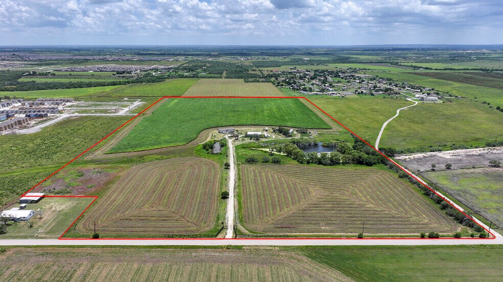 4892 Pfeil Rd, Converse, TX à vendre - Aérien – Image 1 sur 12