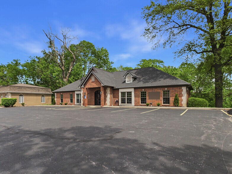 5 Executive Woods Ct, Swansea, IL à vendre - Photo de l’immeuble – Image 2 sur 21