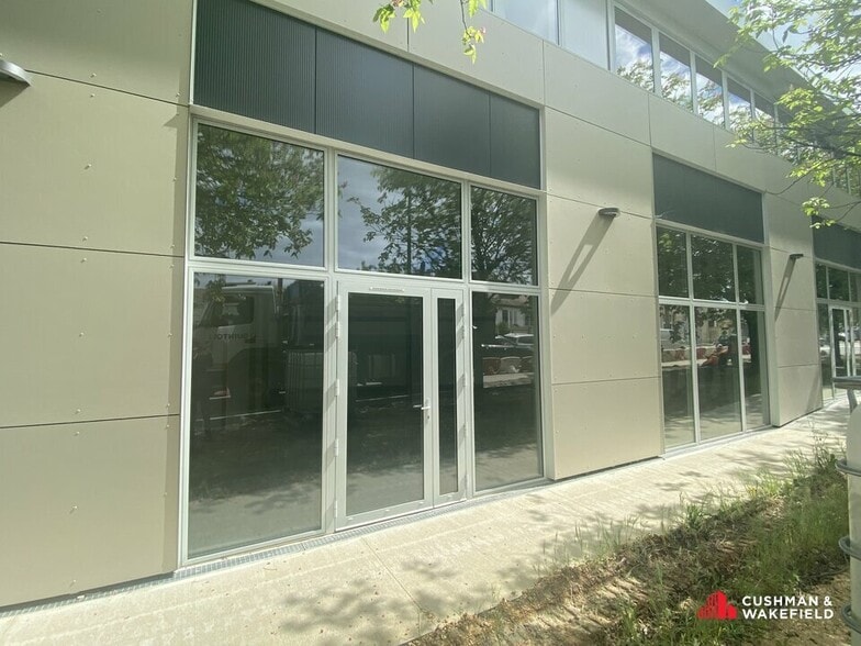 Local commercial dans Carbon-Blanc à vendre - Photo de l’immeuble – Image 3 sur 4