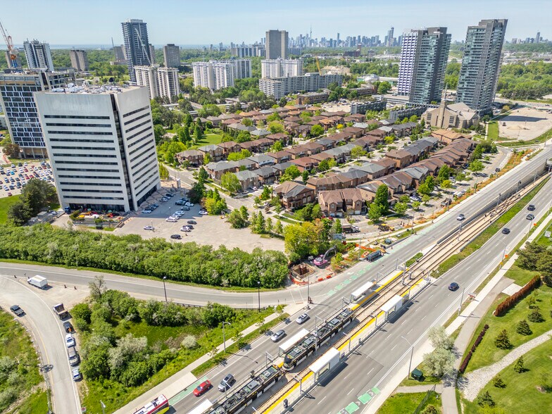 150 Ferrand Dr, Toronto, ON à louer - Photo de l’immeuble – Image 1 sur 18