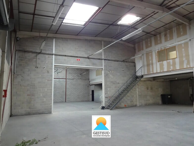 Local d’activités dans La Penne-sur-Huveaune à louer - Photo intérieure – Image 2 sur 4