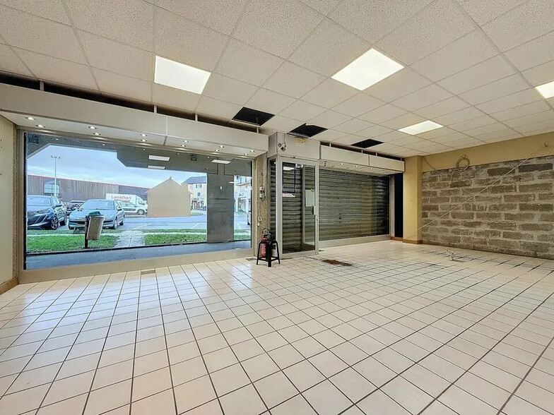 Local commercial dans Boos à louer - Photo de l’immeuble – Image 2 sur 12