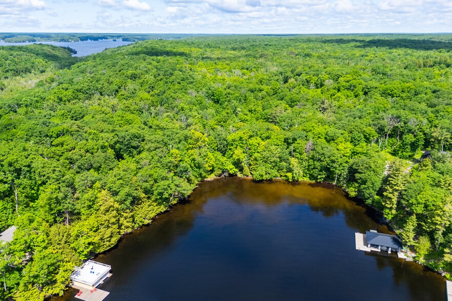 1815 Mortimers Point Rd, Port Carling, ON à vendre - Aérien – Image 1 sur 2