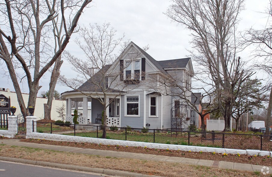 339 W Main St, Easley, SC à louer - Photo de l’immeuble – Image 2 sur 20