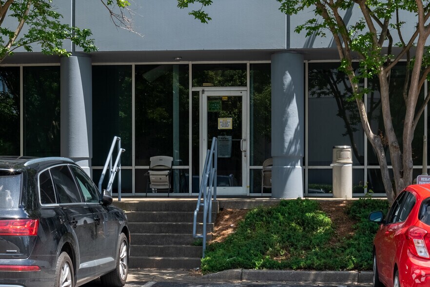 3655 Atlanta Industrial Dr NW, Atlanta, GA à louer - Photo de l’immeuble – Image 3 sur 7