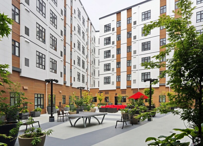 913 S Jackson St, Seattle, WA à louer - Photo de l’immeuble – Image 2 sur 31