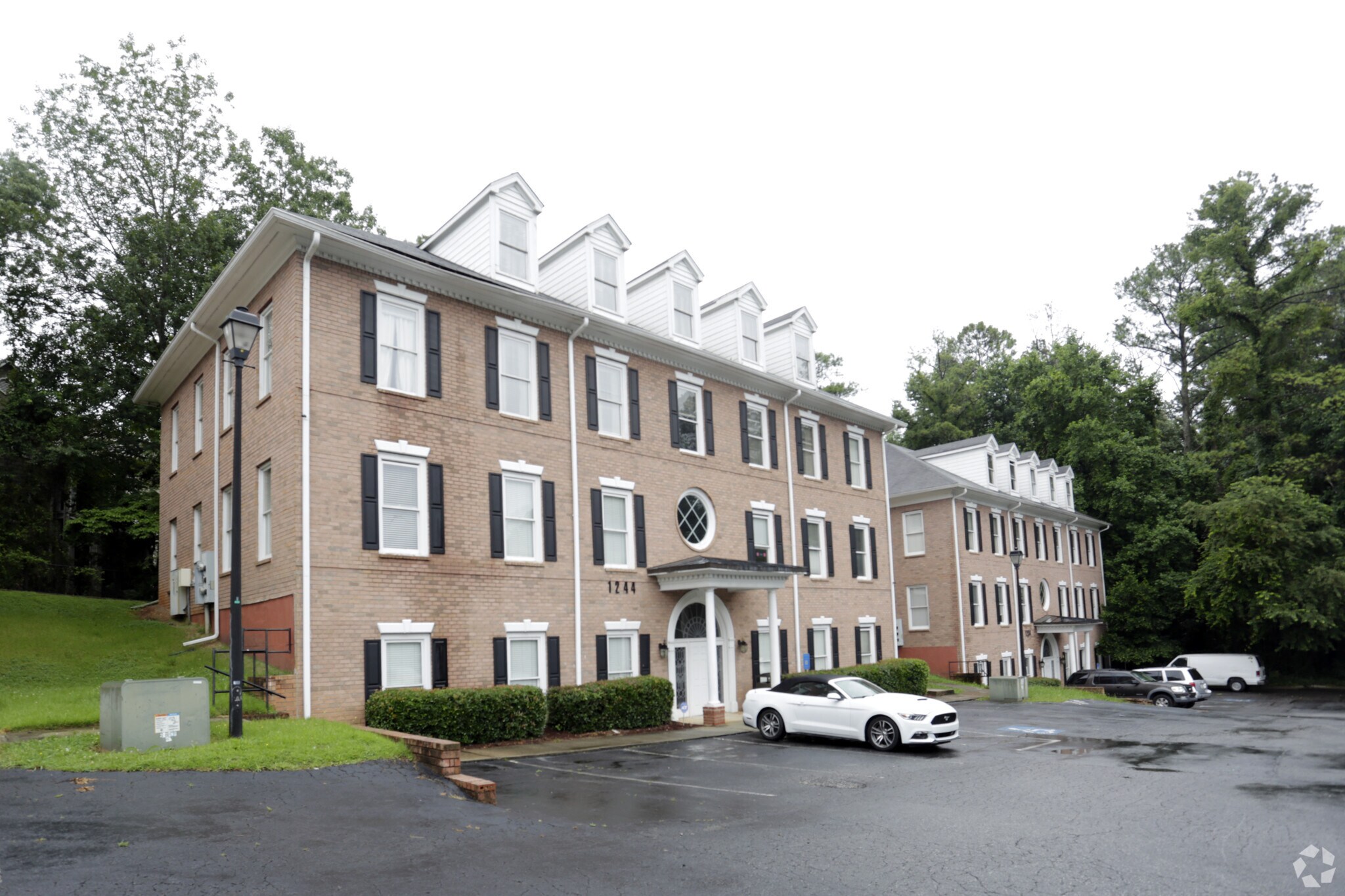 1244 Beaver Ruin Rd, Norcross, GA à louer Photo principale– Image 1 sur 8