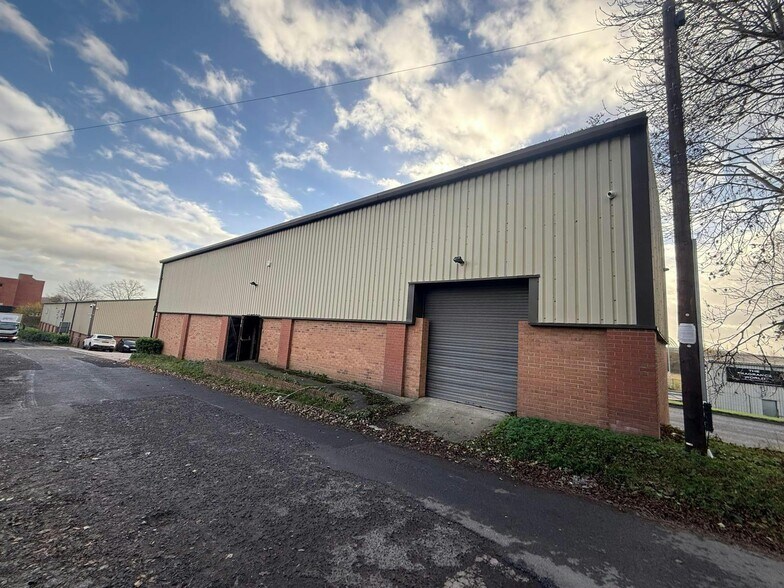 Finlan Rd, Widnes à louer - Photo de l’immeuble – Image 2 sur 4