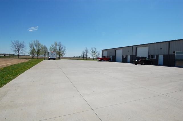 3305 Highway 1 SW, Iowa City, IA à louer - Photo de l’immeuble – Image 2 sur 2