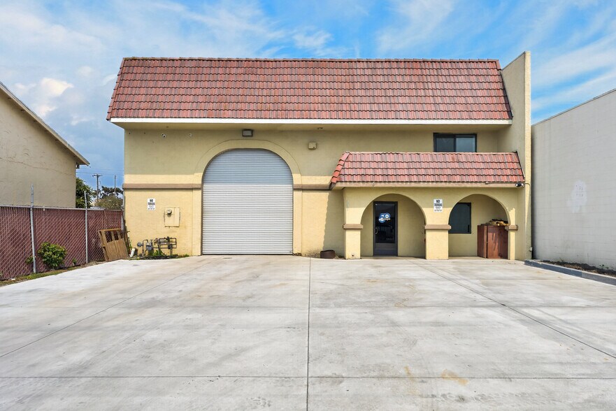 221 Griffin St, Salinas, CA à vendre - Photo de l’immeuble – Image 3 sur 16