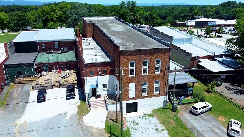 222 E Main St, Walhalla, SC à vendre - Vidéo sur l’annonce professionnelle – Image 2 sur 28