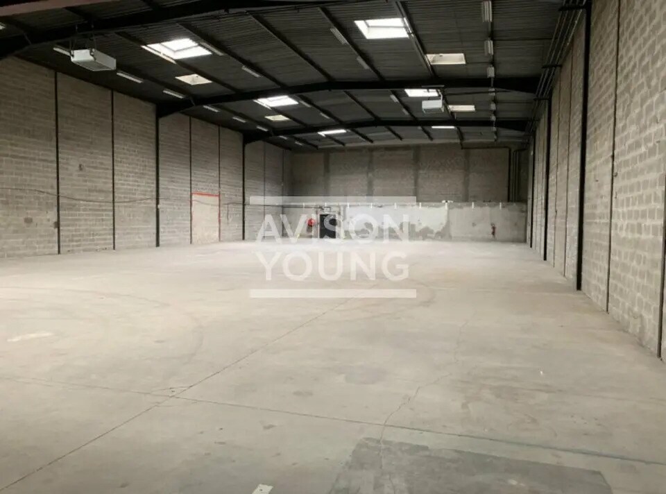 Local d’activités dans Morangis à louer Photo de l’immeuble– Image 1 sur 7