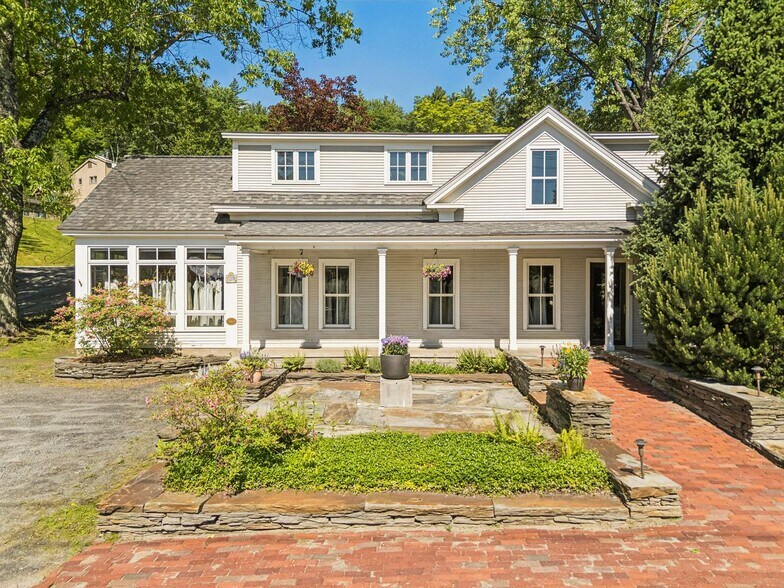 299 Mountain Rd, Stowe, VT à vendre - Photo de l’immeuble – Image 1 sur 17