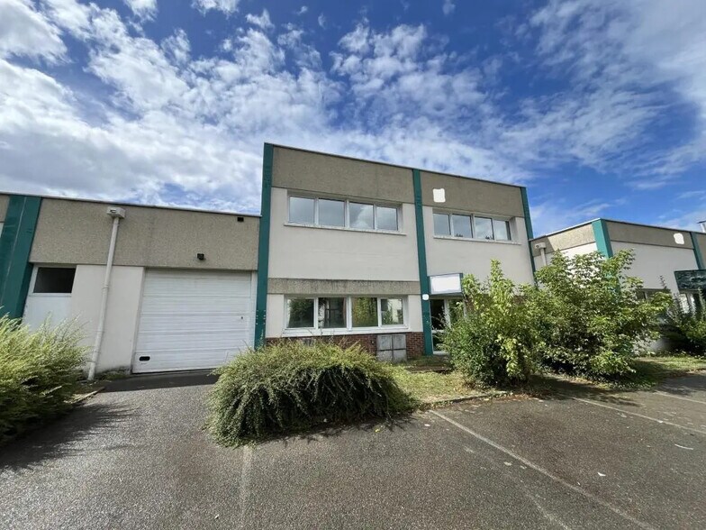 Industriel/Logistique dans Trappes à louer - Photo de l’immeuble – Image 1 sur 9