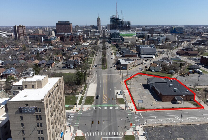 2590 W Grand Blvd, Detroit, MI à vendre - Photo de l’immeuble – Image 2 sur 8