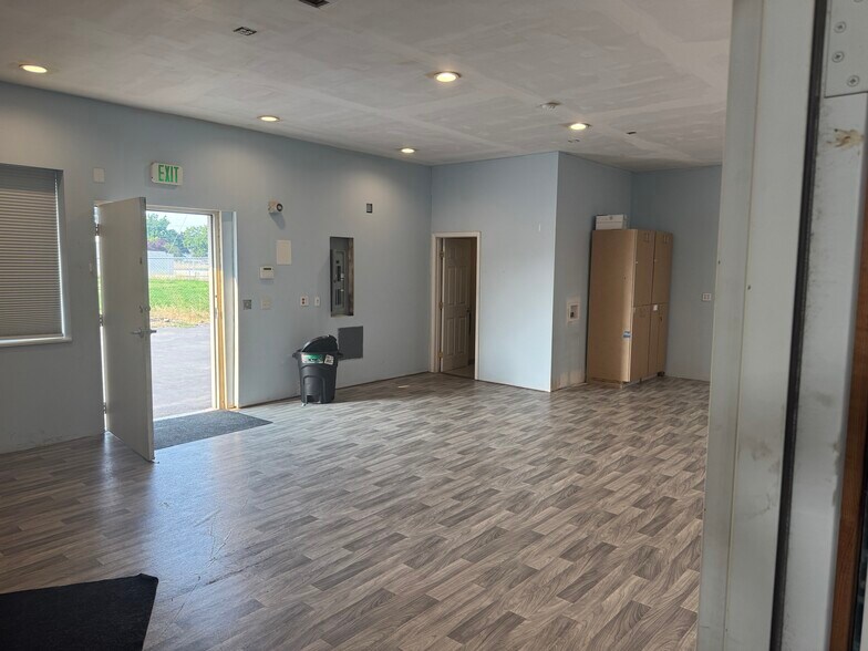25415 E Kildea Rd, Newman Lake, WA à louer - Photo de l’immeuble – Image 3 sur 14