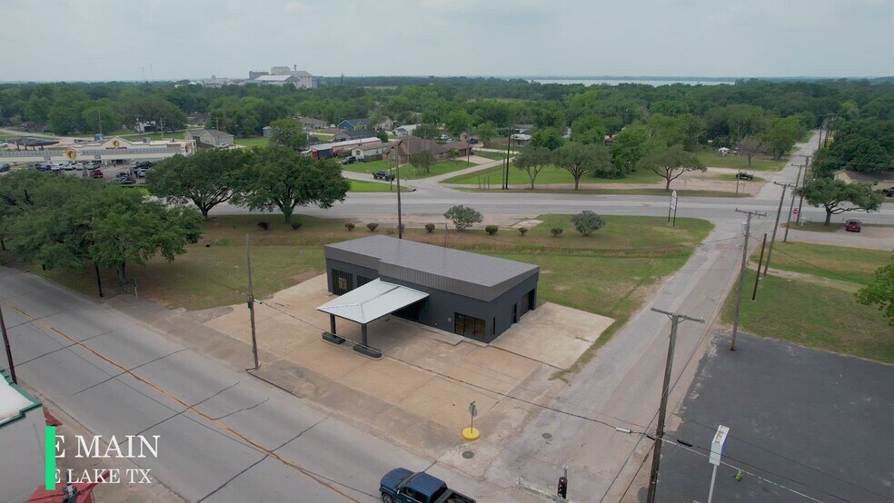 401 E Main St, Eagle Lake, TX à vendre - Vidéo sur l’annonce professionnelle – Image 2 sur 24