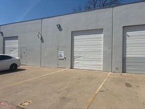 800-804 Secretary Dr, Arlington, TX à louer Photo de l’immeuble– Image 2 sur 3