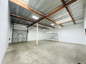330 E Orangethorpe Ave, Placentia, CA à louer Photo intérieure– Image 2 sur 9